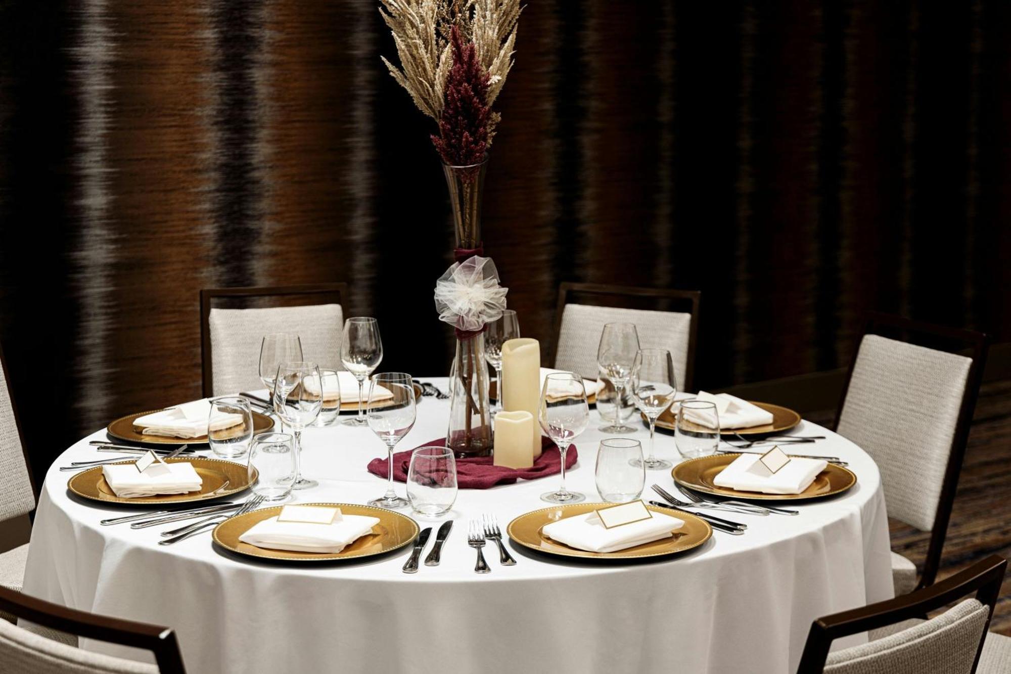 Courtyard By Marriott Dallas Downtown/Reunion District Extérieur photo