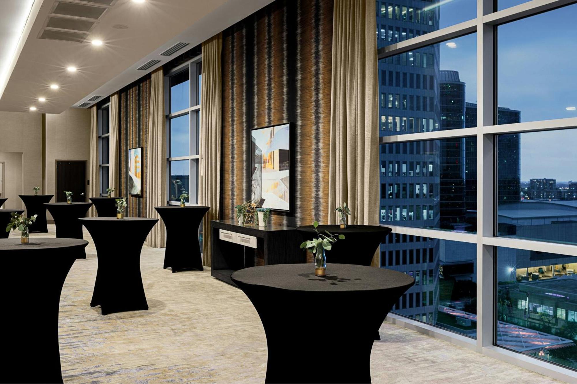 Courtyard By Marriott Dallas Downtown/Reunion District Extérieur photo