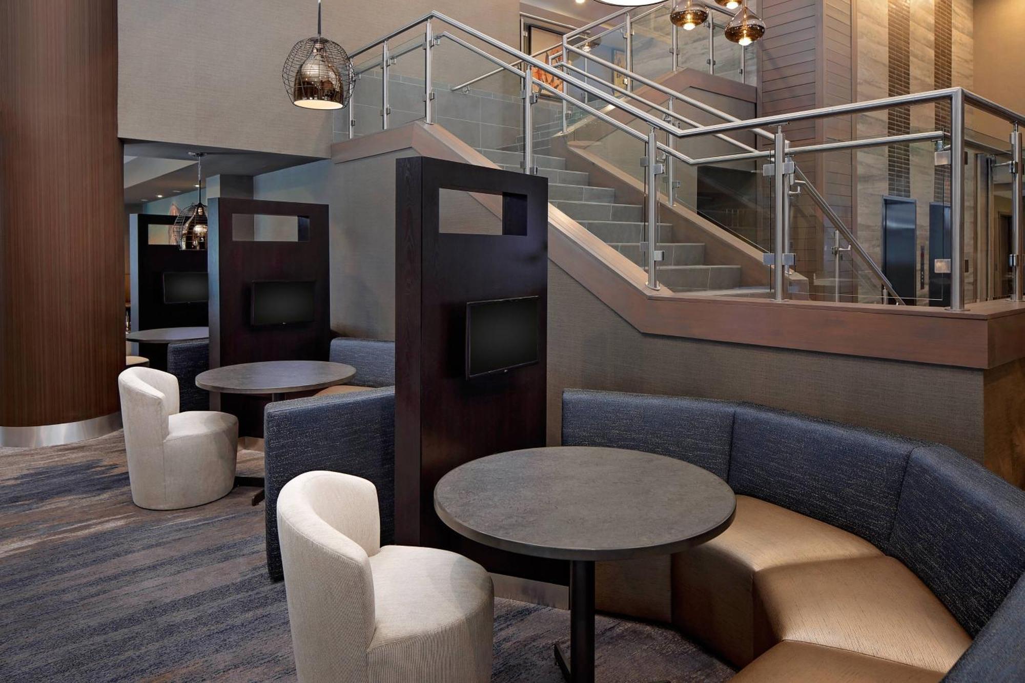 Courtyard By Marriott Dallas Downtown/Reunion District Extérieur photo