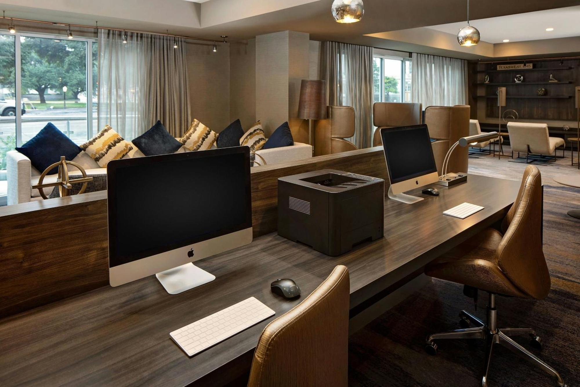 Courtyard By Marriott Dallas Downtown/Reunion District Extérieur photo