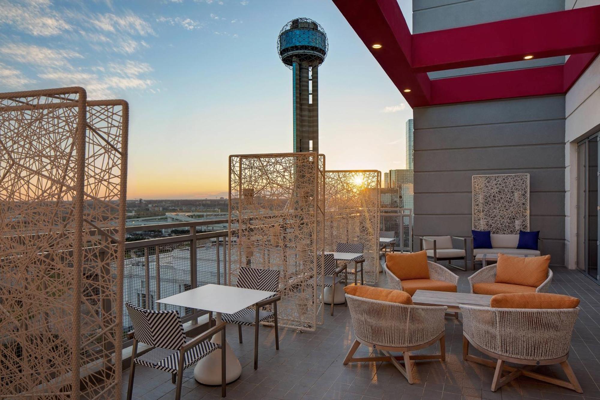 Courtyard By Marriott Dallas Downtown/Reunion District Extérieur photo