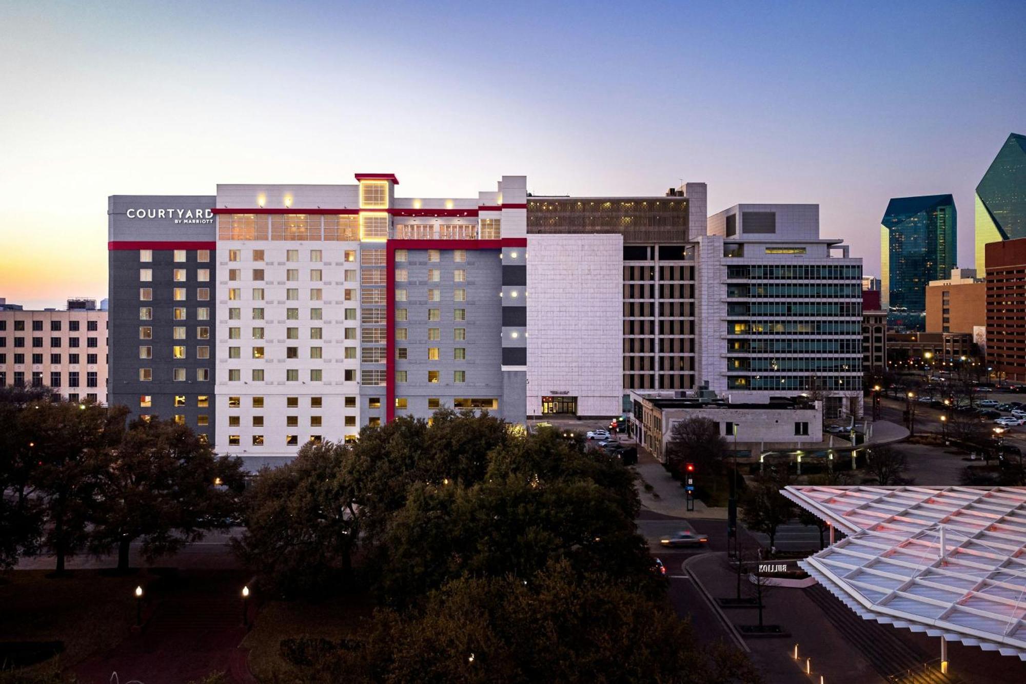 Courtyard By Marriott Dallas Downtown/Reunion District Extérieur photo